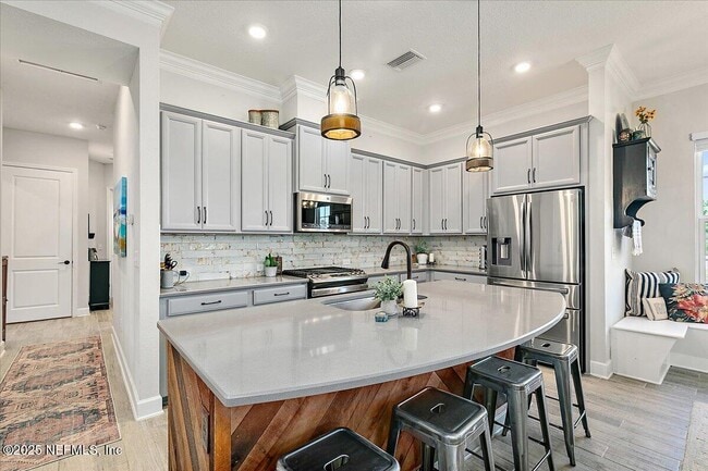 property at 19 Bolsana Ct
