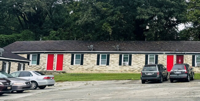 Glenn Oaks Apartments in Gastonia, NC - Building Photo - Building Photo