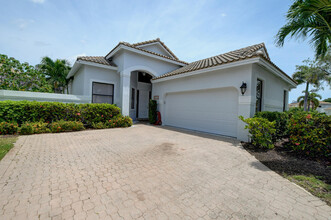 5213 Via De Amalfi Dr in Boca Raton, FL - Foto de edificio - Building Photo