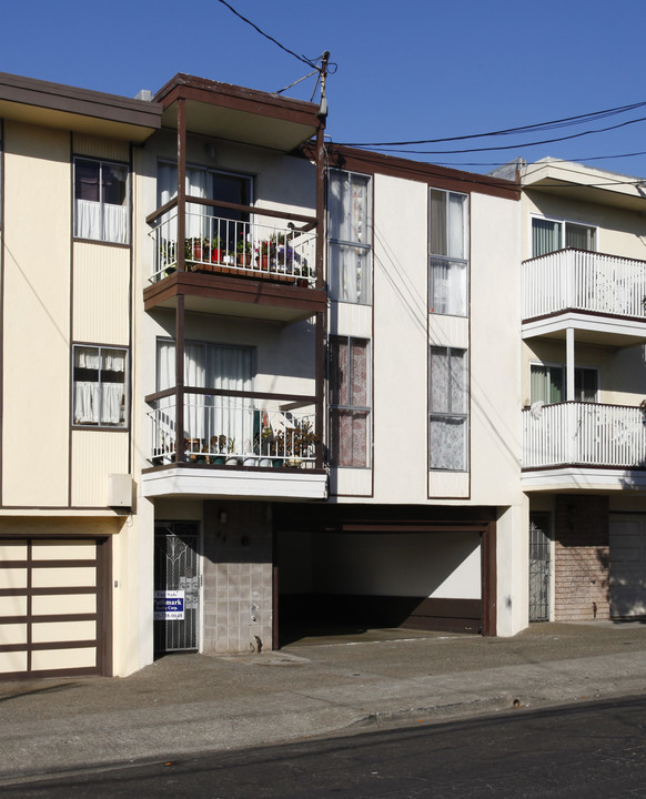 44 1st Ave in Daly City, CA - Foto de edificio