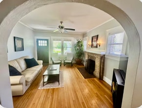 1610 E Powhatan Ave in Tampa, FL - Building Photo - Building Photo