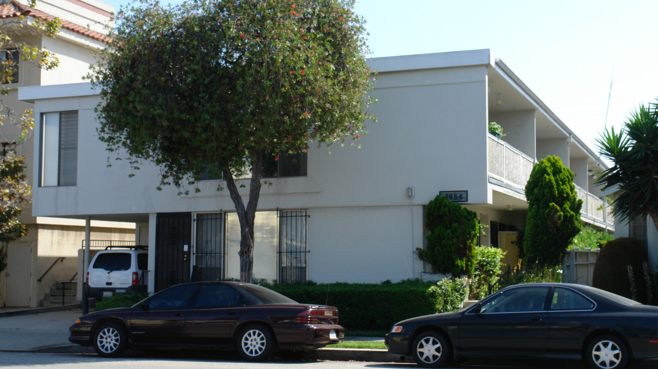 3654 Motor Ave in Los Angeles, CA - Building Photo