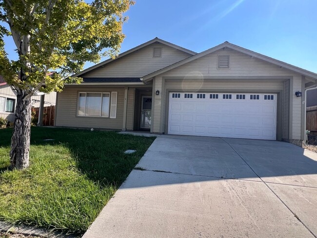 66 Conner Way in Gardnerville, NV - Building Photo - Building Photo