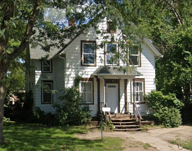 property at 1322 S 6th St
