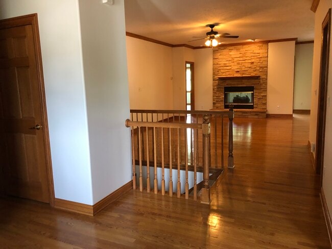 property at 859 Clearwater Cv W