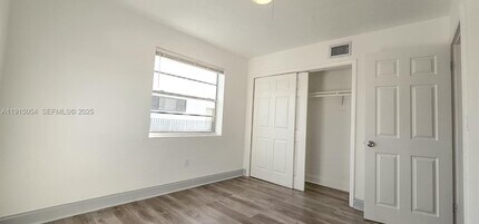 5960 NE 5th Ct in Miami, FL - Building Photo - Building Photo