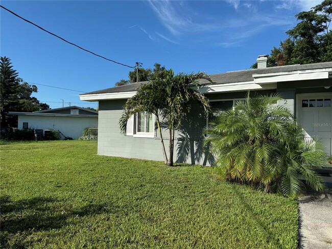 2928 Elm St in Winter Haven, FL - Foto de edificio - Building Photo