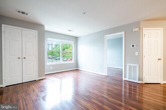 673 Constellation Square SE-Unit -E in Leesburg, VA - Foto de edificio - Building Photo