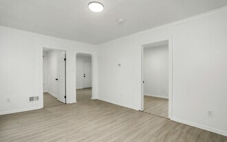 57 Oak St in River Rouge, MI - Building Photo