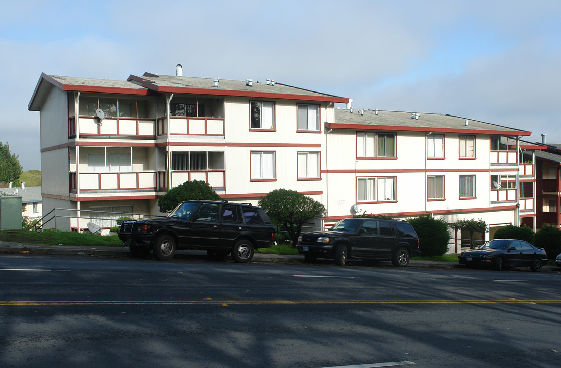 640 Serramonte Blvd in Daly City, CA - Building Photo