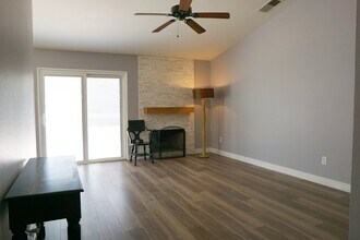 44150 Calico Cir in La Quinta, CA - Building Photo - Building Photo