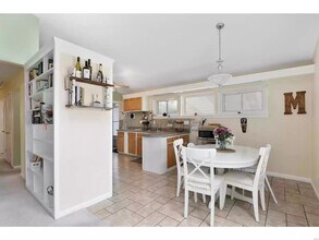527 Joshua Dr in Crestwood, MO - Building Photo - Building Photo