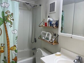 82 Peterborough St, Unit 7H in Boston, MA - Building Photo - Building Photo