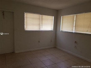 1900 NW 12th Ave-Unit -0 in Fort Lauderdale, FL - Building Photo - Building Photo