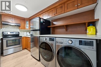 9024 Centaurus Cir in Burnaby, BC - Building Photo - Building Photo