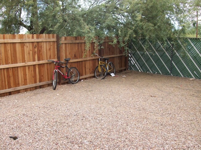 802 E Lester St, Unit #2 in Tucson, AZ - Building Photo - Building Photo