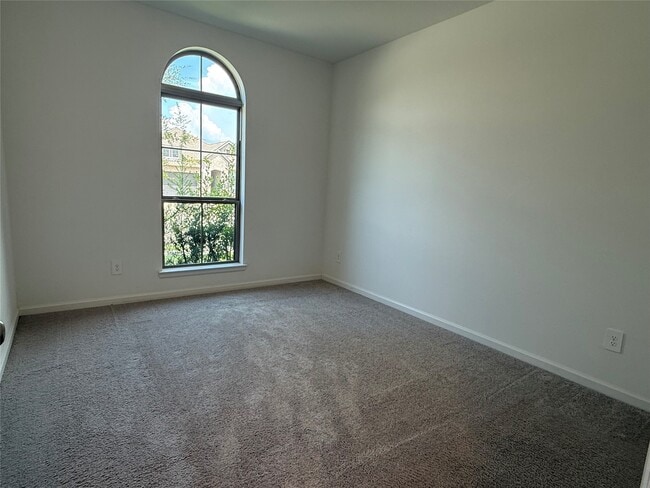 property at 4942 Hitchings Ct