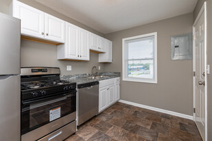 Legacy Apartments in Kansas City, MO - Building Photo