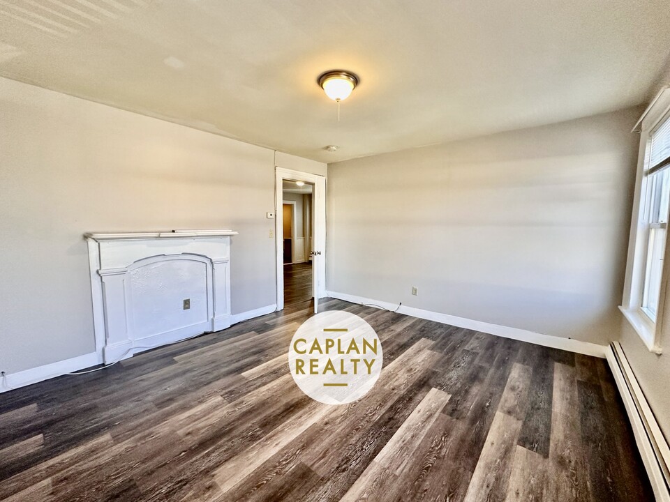 545 East St, Unit 2 in New Haven, CT - Building Photo