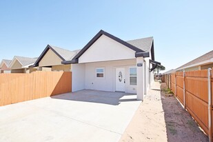 1010 N Eva Ave in Monahans, TX - Building Photo