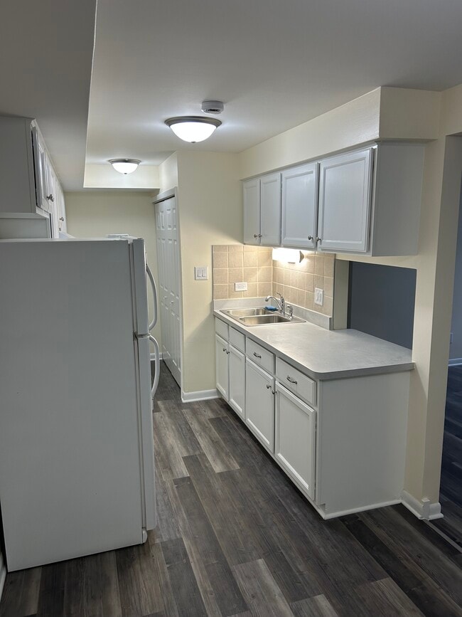 7902 164th Pl in Tinley Park, IL - Foto de edificio - Building Photo