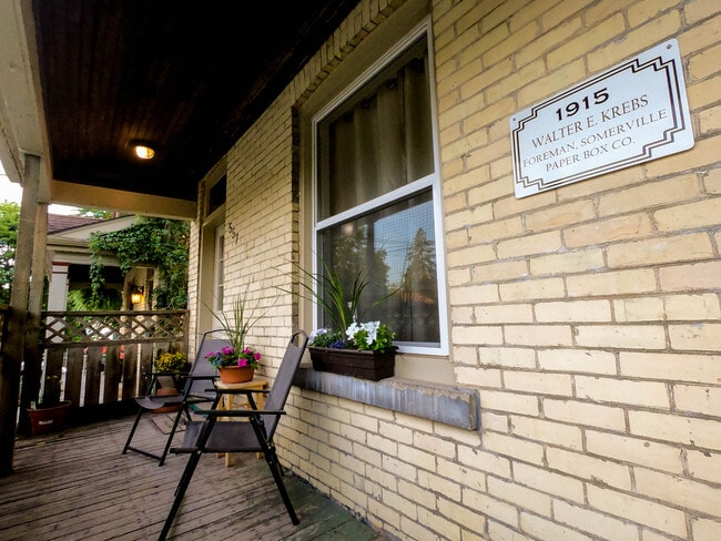 557 English St in London, ON - Building Photo - Building Photo