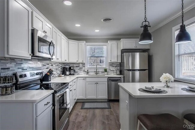 211 10th Ave in Sylvan Beach, NY - Building Photo - Building Photo