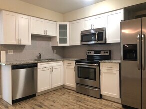 3072 Meadow View Ave in Largo, FL - Building Photo - Building Photo