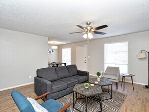 Maple Arms Apartments in Austin, TX - Foto de edificio - Interior Photo
