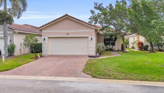 253 SW Coconut Key Way in Port St. Lucie, FL - Building Photo