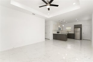 5712 Notre Dame Ave in McAllen, TX - Building Photo