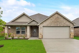 808 Hardaway Ln in Greenville, TX - Building Photo - Building Photo