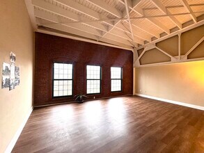 1 Front St in New Haven, CT - Building Photo - Building Photo