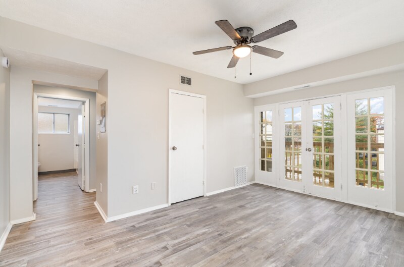 562 Glenwood Ave in Cincinnati, OH - Foto de edificio