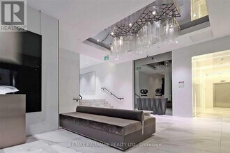 6 Parkwood Ave in Toronto, ON - Building Photo - Building Photo