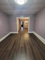 235 S Vine St in Mount Carmel, PA - Building Photo