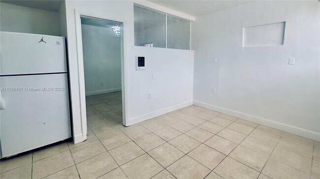 2239 NW 87th St-Unit -2 in Miami, FL - Building Photo - Building Photo