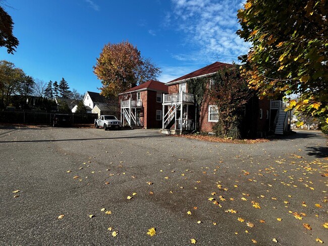 6 Church St in Wakefield, MA - Foto de edificio - Building Photo