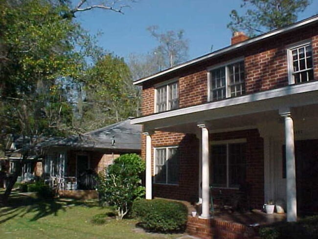 property at 1503 Fernando Dr