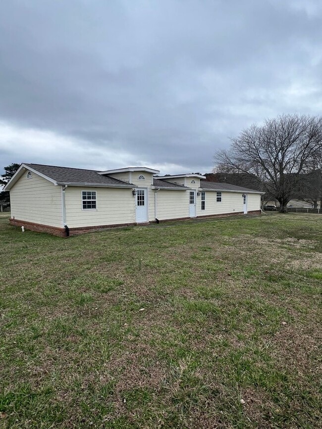 805 Bluffview Dr in Arab, AL - Building Photo - Building Photo