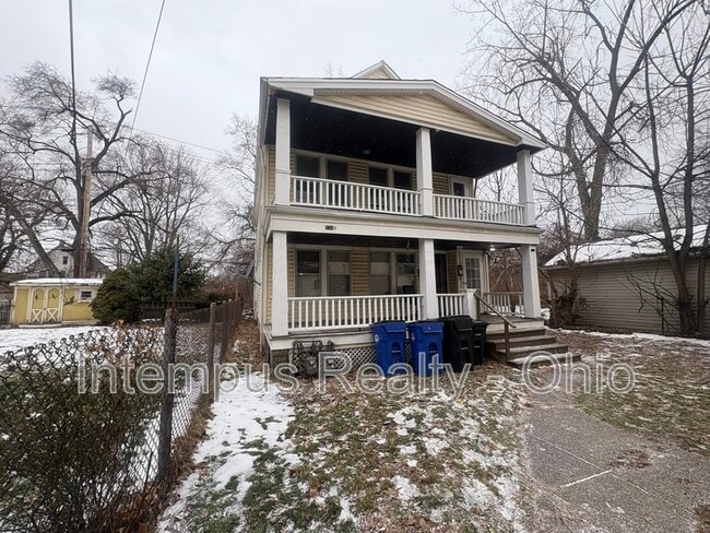 property at 634 E 101st St