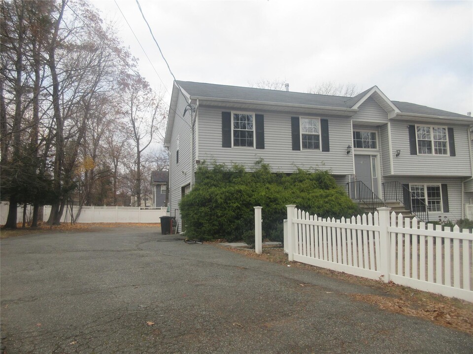 310 Old Nyack Turnpike in Spring Valley, NY - Building Photo