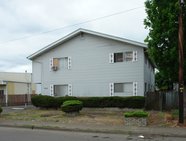 950 NW Hayes Ave in Corvallis, OR - Building Photo - Building Photo