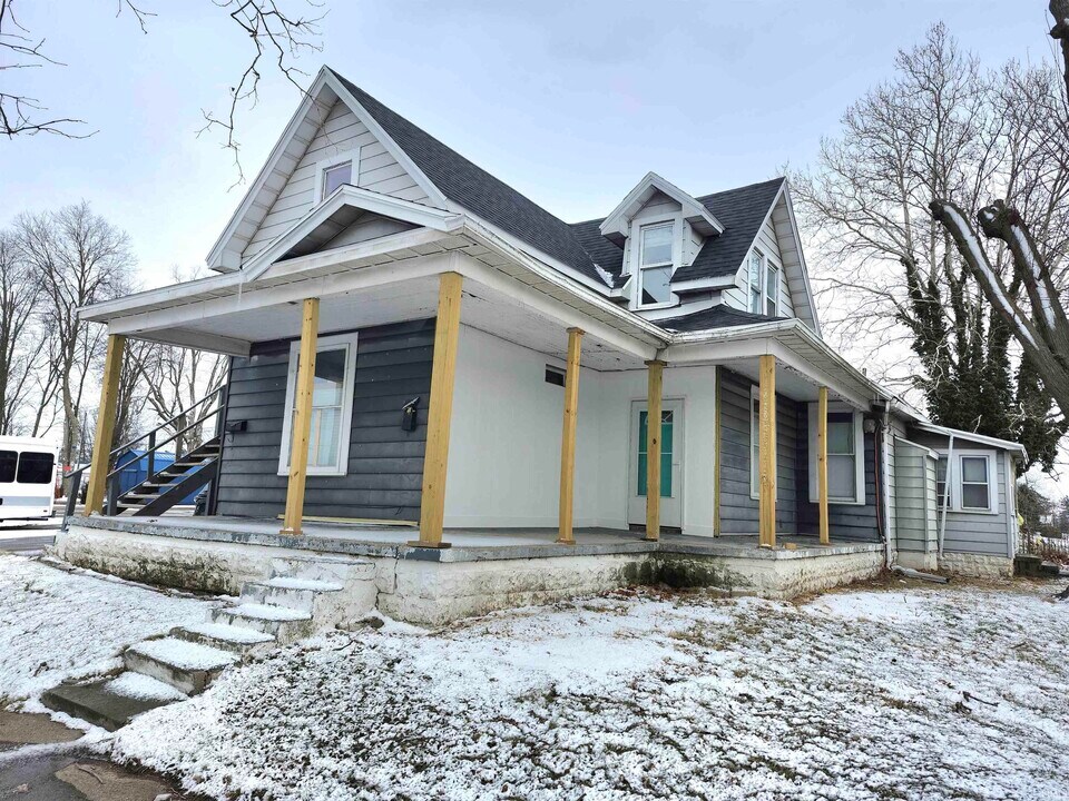 1302 N Lafountain St in Kokomo, IN - Building Photo