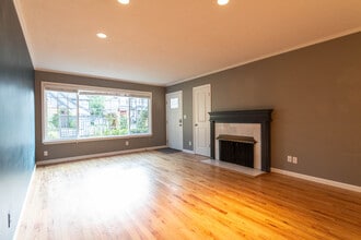 1022 Yates St in Lake Oswego, OR - Building Photo - Building Photo