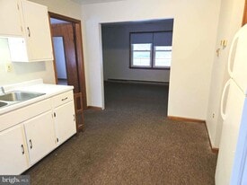 1154 Steamboat Rd in Shady Side, MD - Building Photo