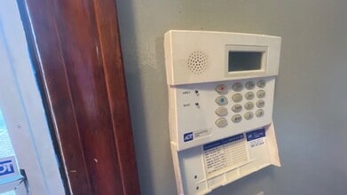 63 -65 Wisteria St, Unit 65 in Springfield, MA - Building Photo - Building Photo