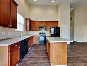 2993 Nantuckett Ave in North Charleston, SC - Foto de edificio - Building Photo