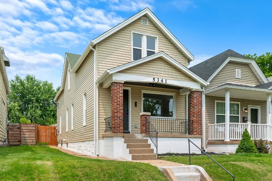 5341 Magnolia Ave in St. Louis, MO - Building Photo