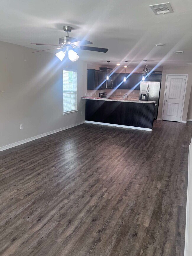 426 Eisenhower Dr in Crestview, FL - Building Photo - Building Photo